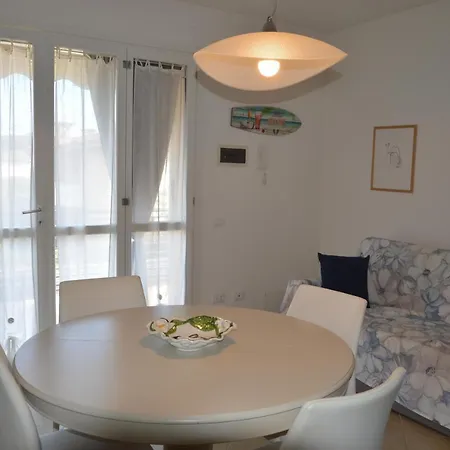 Lägenhet Salice Ottimo Trilocale Con Terrazza Pranzabile